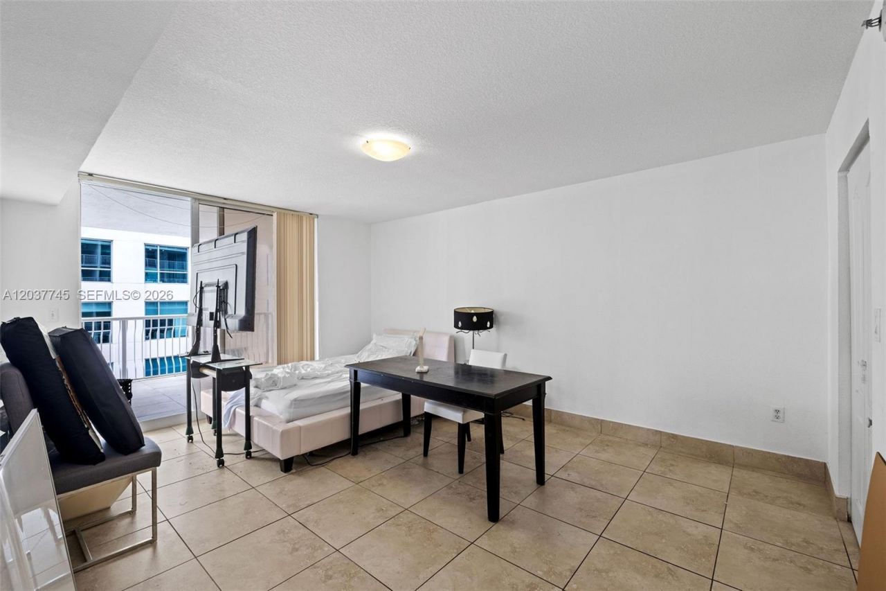 1200 Brickell Bay Dr , Unit 3714, Miami, FL 33131 Photo
