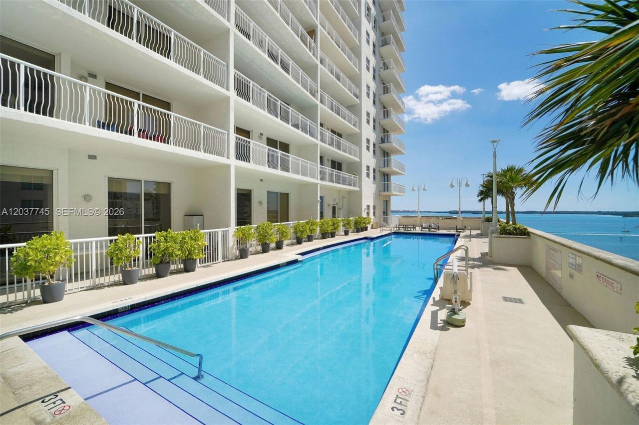 1200 Brickell Bay Dr , Unit 3714, Miami, FL 33131 Photo