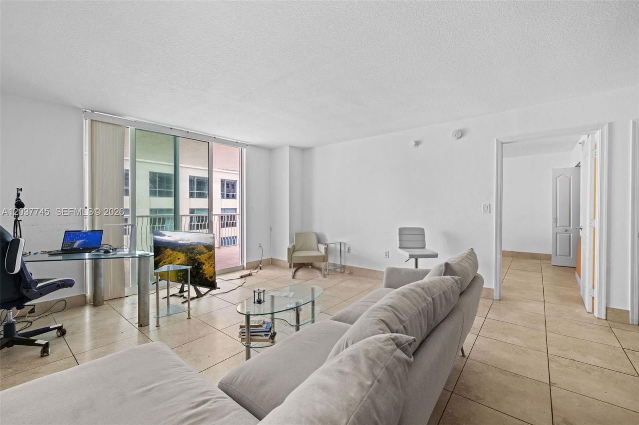 1200 Brickell Bay Dr , Unit 3714, Miami, FL 33131 Photo
