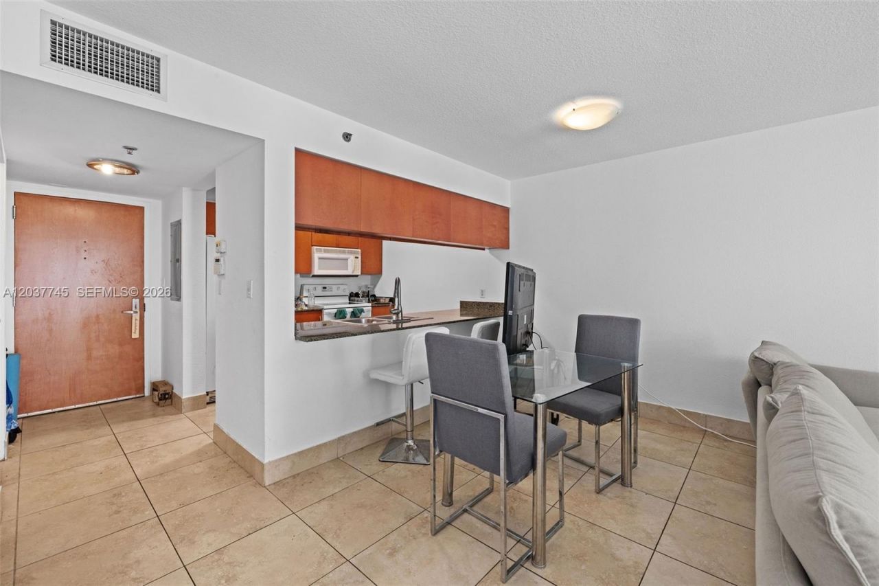 1200 Brickell Bay Dr , Unit 3714, Miami, FL 33131 Photo