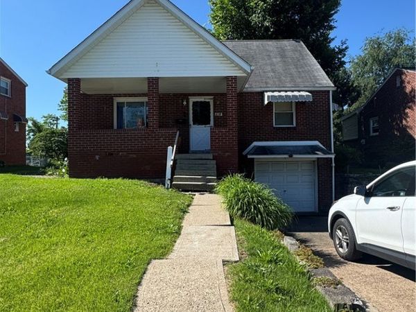 1128 Mckinley Dr , Clairton, PA 15025