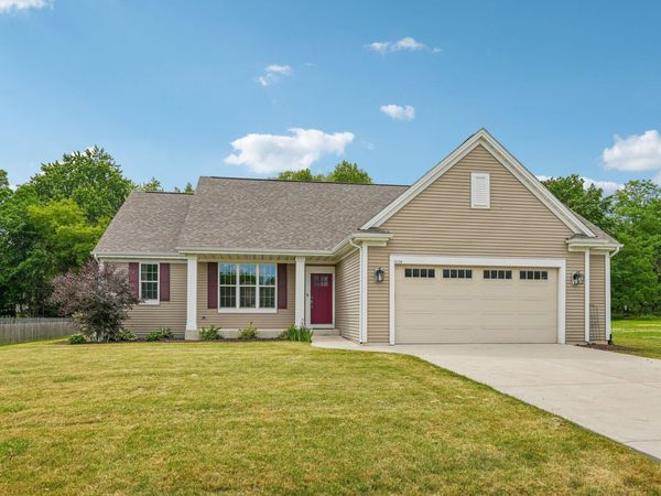 3130 Pritchard Dr, Mount Pleasant, WI 53406