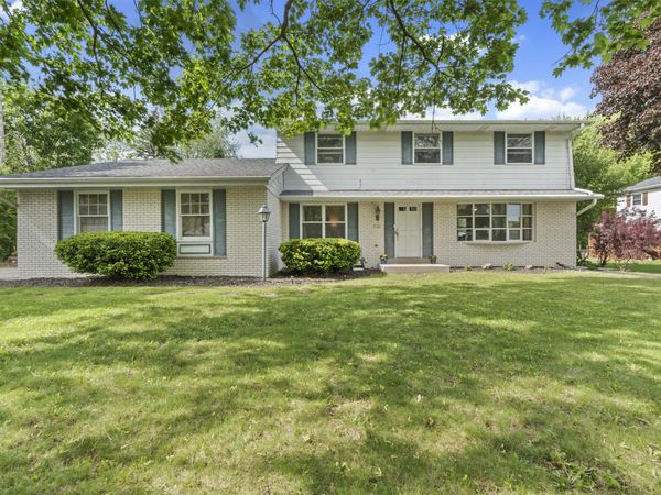 5150 W Fairy Chasm Rd, Brown Deer, WI 53223