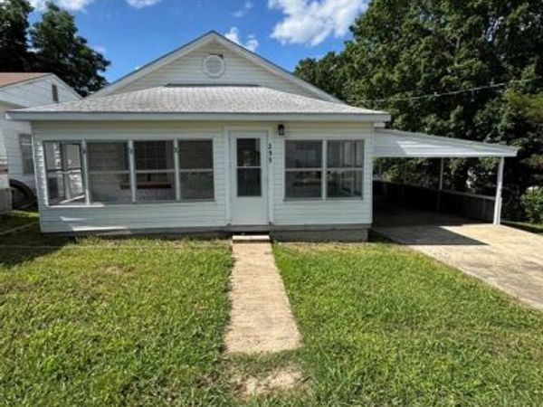 255 W Reed Avenue , Puxico, MO 63960