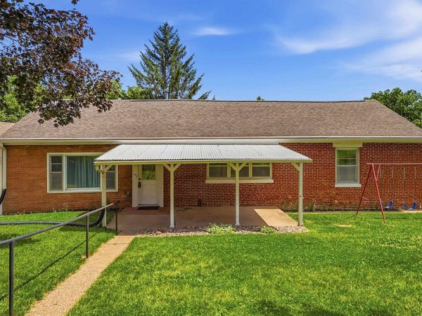 102 N High Street, GALENA, IL 61036