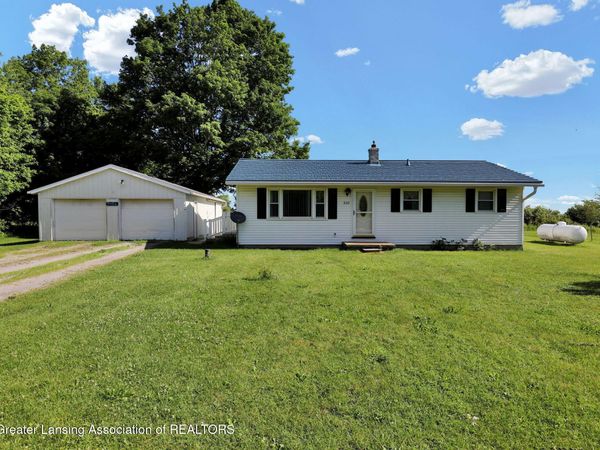 664 N Clinton Trail, Charlotte, MI 48813