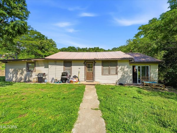 9101 Andersonville Pike , Powell, TN 37849