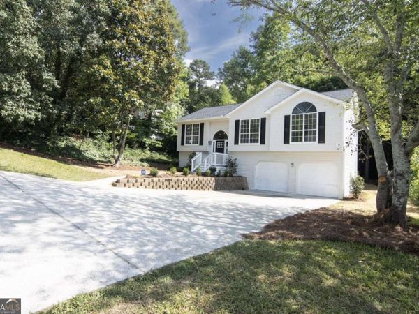 3826 Stoney Creek Drive, Flowery Branch, GA 30542