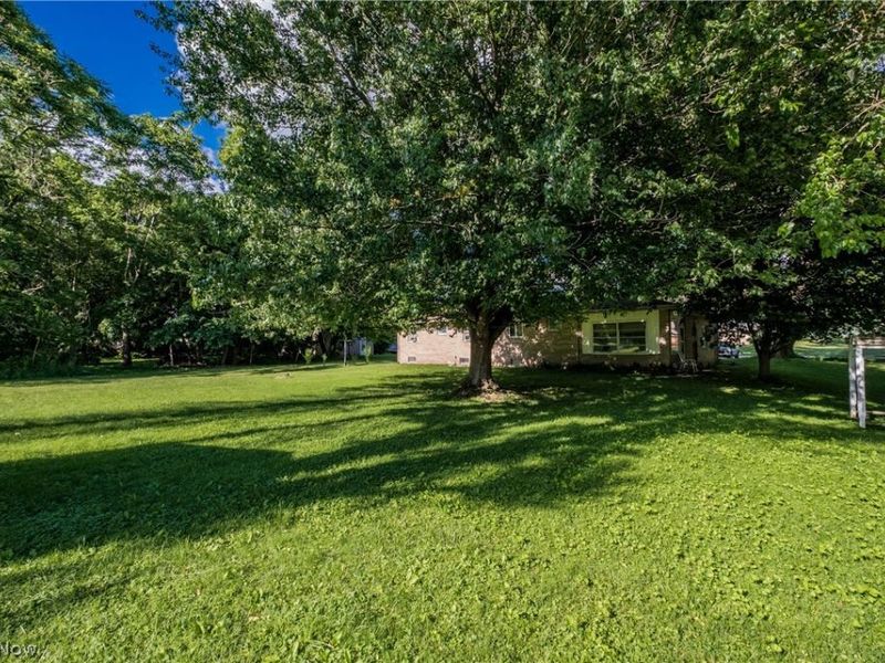 13791 Amodio Avenue NW, Uniontown, OH 44685 Photo 22