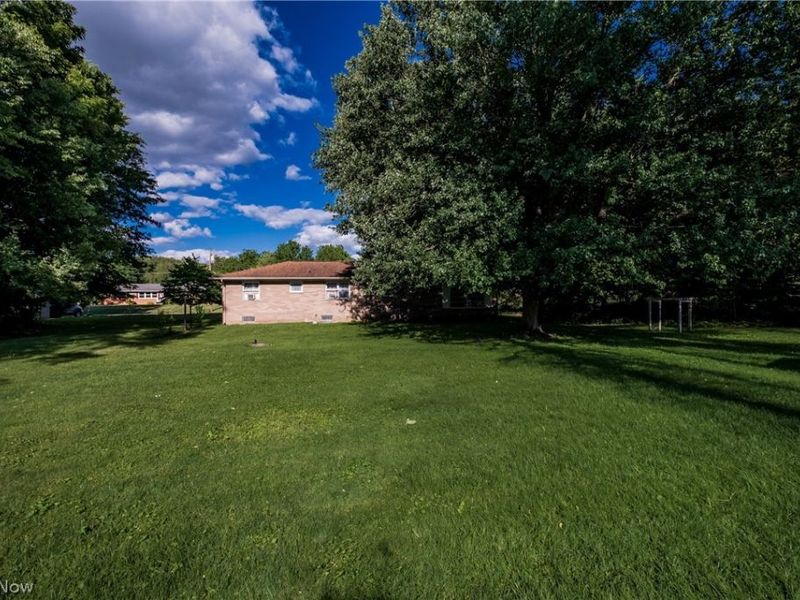 13791 Amodio Avenue NW, Uniontown, OH 44685 Photo 23