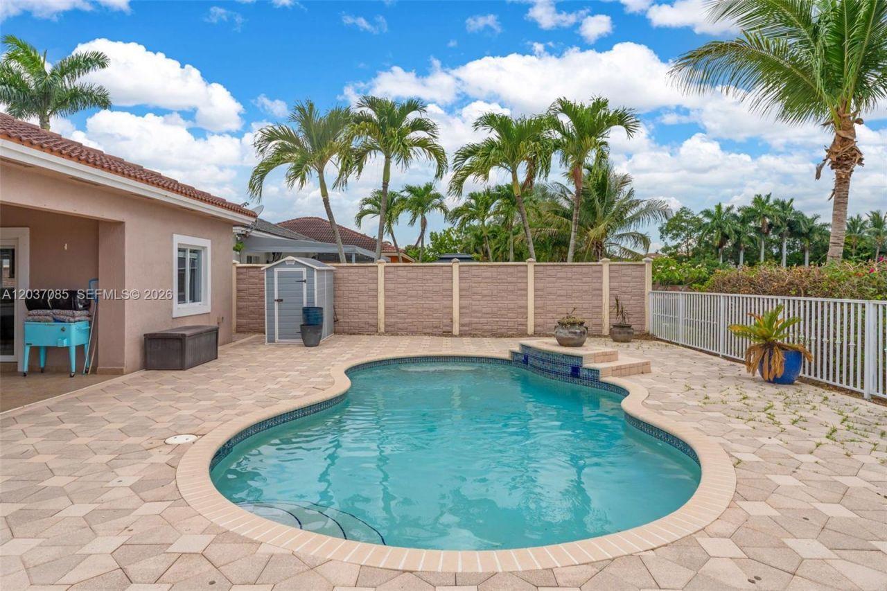 4449 SW 164th Path , Miami, FL 33185 Photo