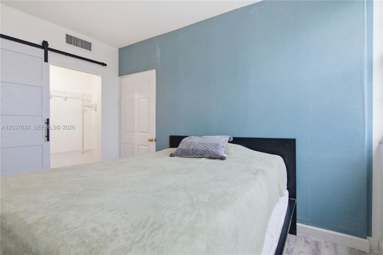 801 Brickell Bay Dr, Unit 764, Miami, FL 33131 Photo
