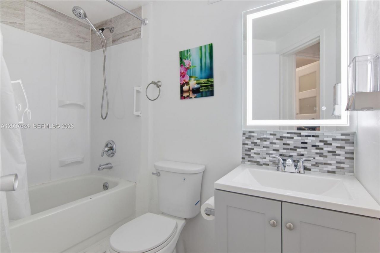 801 Brickell Bay Dr, Unit 764, Miami, FL 33131 Photo