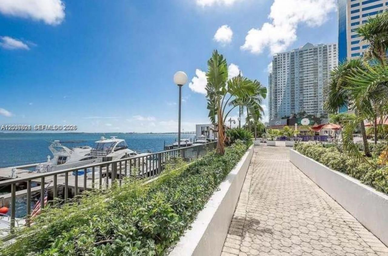 801 Brickell Bay Dr, Unit 764, Miami, FL 33131 Photo