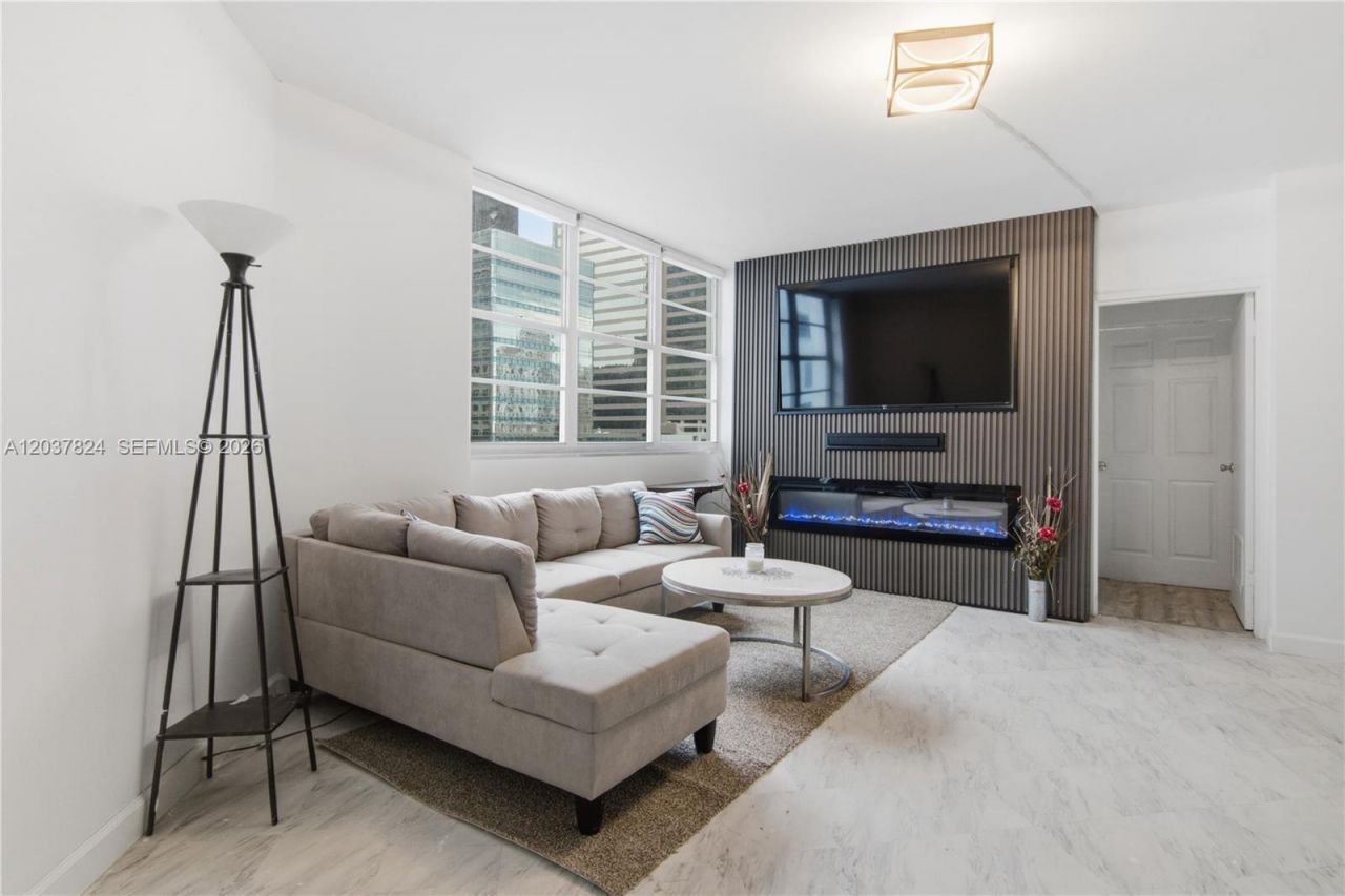 801 Brickell Bay Dr , Unit 764, Miami, FL 33131 Photo
