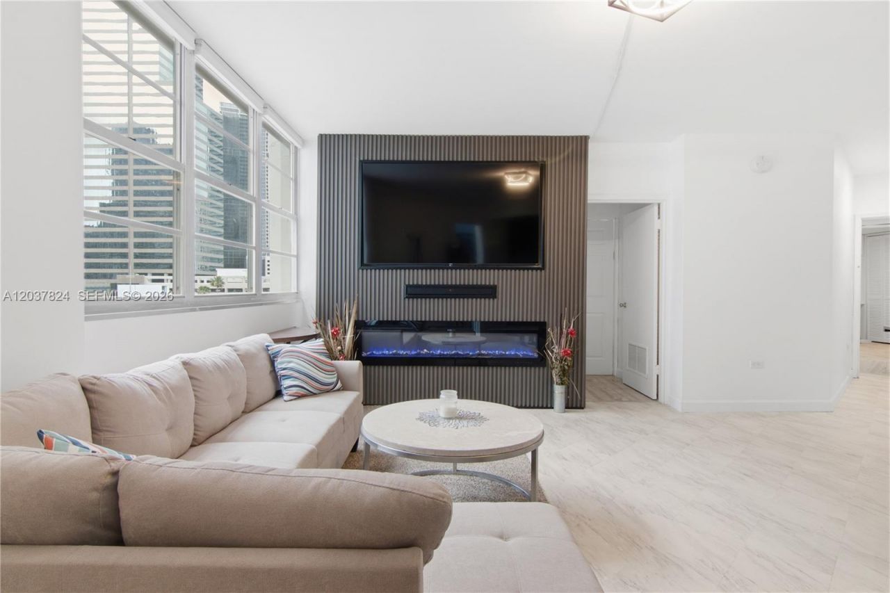 801 Brickell Bay Dr , Unit 764, Miami, FL 33131 Photo