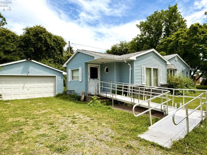 109 W Mohegan, Sandusky, OH 44870 Photo 11