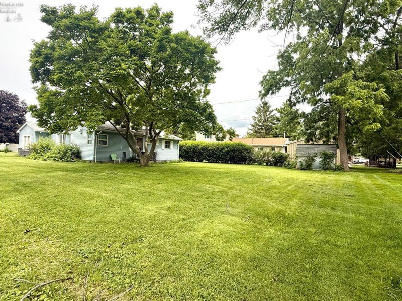 109 W Mohegan, Sandusky, OH 44870 Photo 2