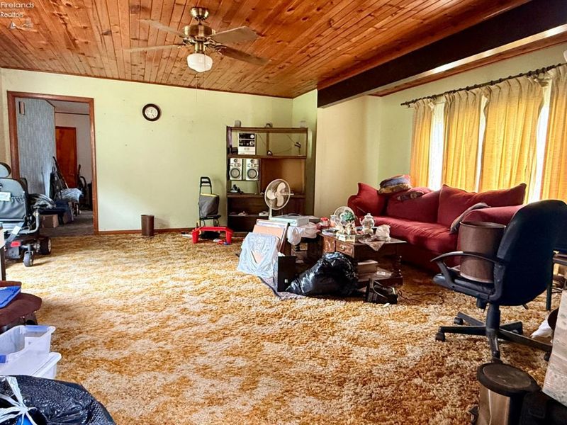 109 W Mohegan, Sandusky, OH 44870 Photo 4