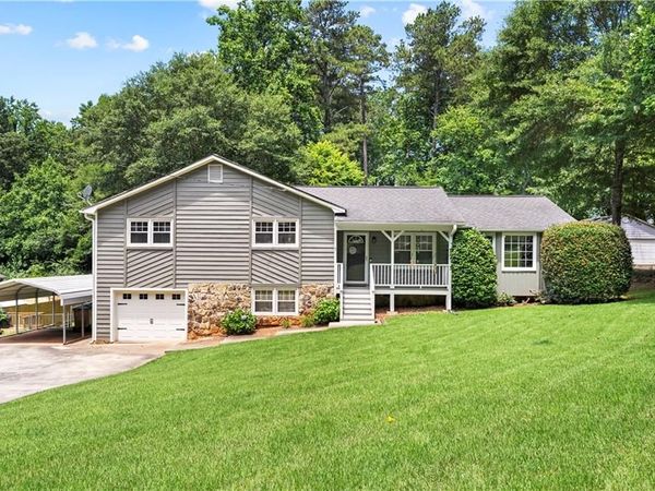 204 Bascomb Lane , Woodstock, GA 30189