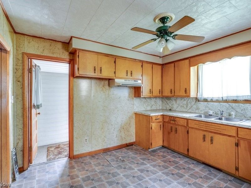 1031 Pike Street , Alliance, OH 44601 Photo 4