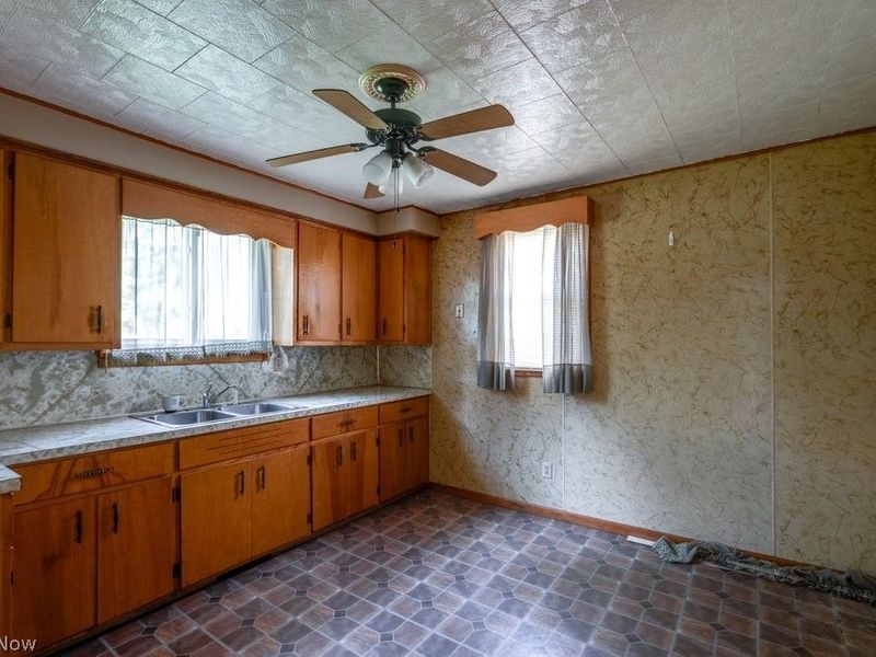 1031 Pike Street , Alliance, OH 44601 Photo 6