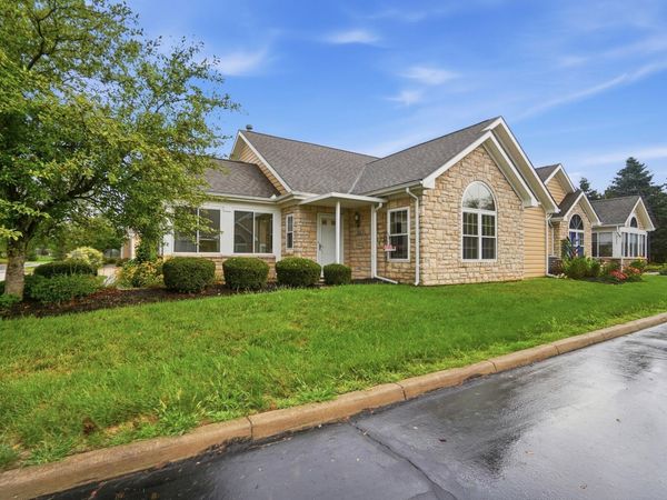 2690 Prestwick Village Circle, Springfield, OH 45503