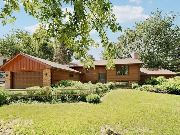 9325 31st Avenue N, New Hope, MN 55427