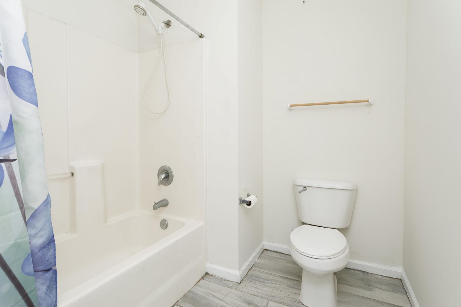 105 Spring Creek Dr.  Photo 18