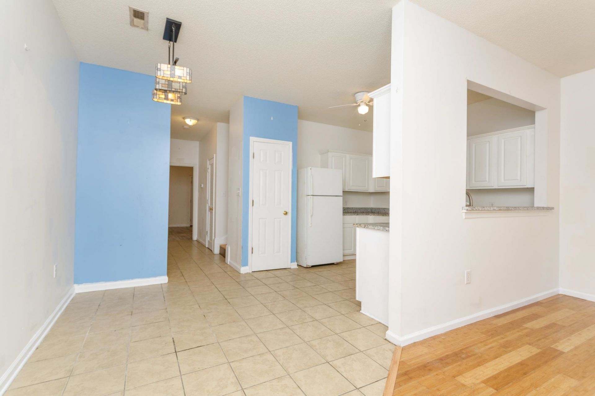 105 Spring Creek Dr.  Photo 5