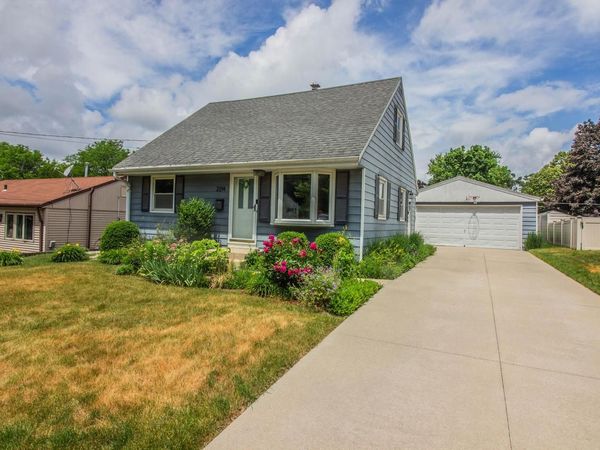 2214 Easy STREET, Waukesha, WI 53188