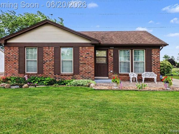 19055 Hyde Park Drive, Woodhaven, MI 48183