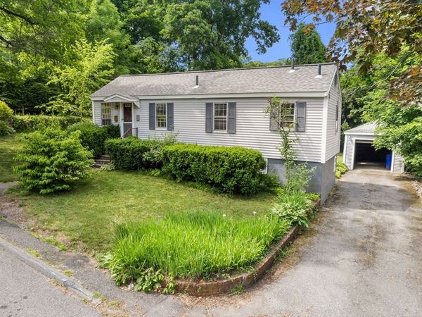 40 Fairfield St, Maynard, MA 01754
