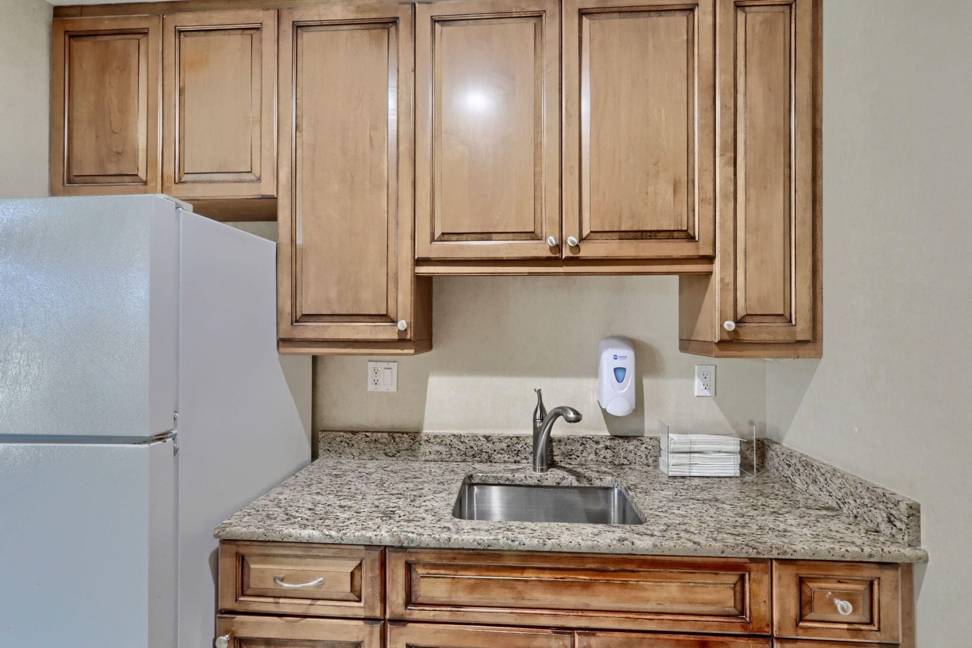 3000 N Ocean Avenue, Riviera Beach, FL 33404 Photo