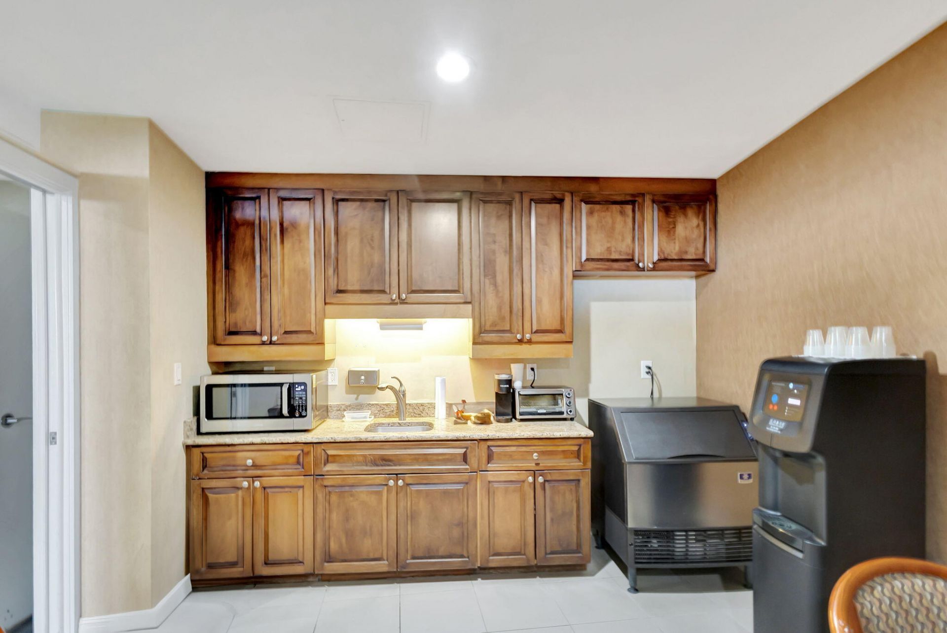 3000 N Ocean Avenue, Riviera Beach, FL 33404 Photo