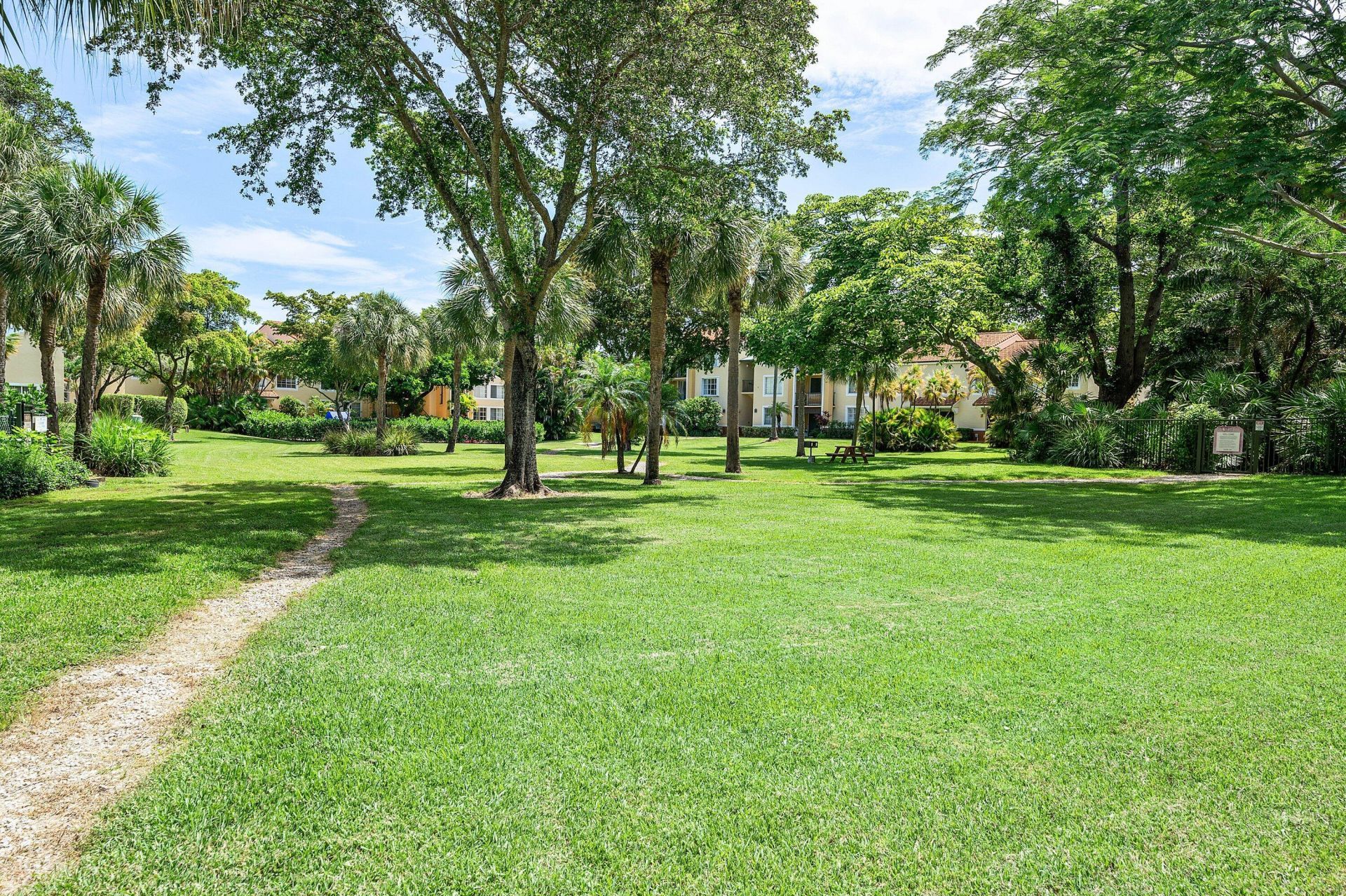 111 Yacht Club Way, Unit 108, Hypoluxo, FL 33462 Photo