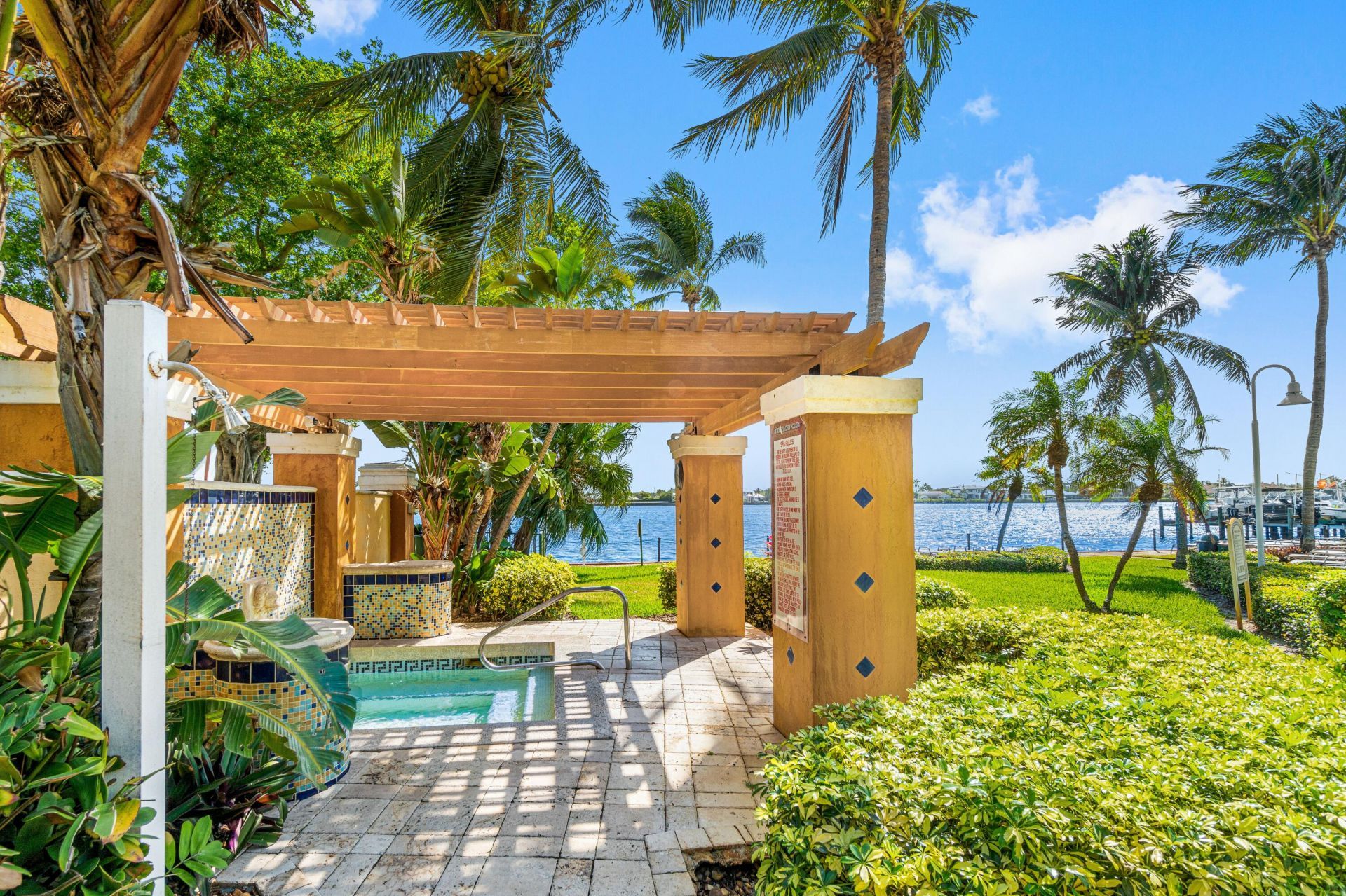 111 Yacht Club Way, Unit 108, Hypoluxo, FL 33462 Photo