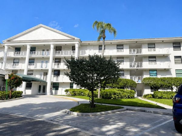 3516 Whitehall Drive, Unit 105, West Palm Beach, FL 33401