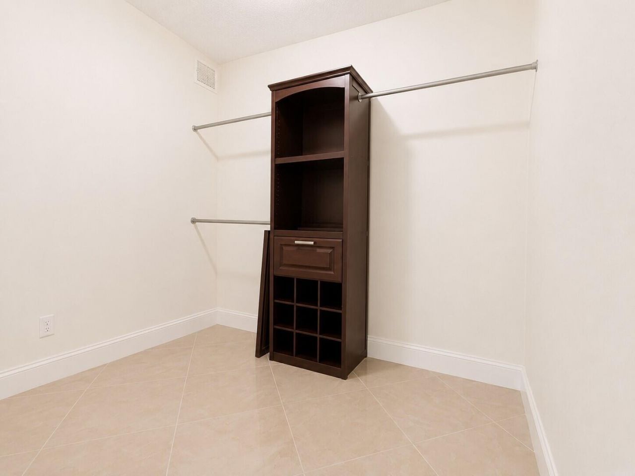 3516 Whitehall Drive, Unit 105, West Palm Beach, FL 33401 Photo