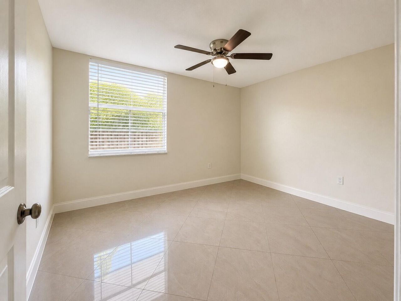 3516 Whitehall Drive, Unit 105, West Palm Beach, FL 33401 Photo