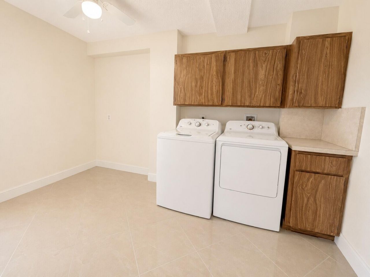 3516 Whitehall Drive, Unit 105, West Palm Beach, FL 33401 Photo