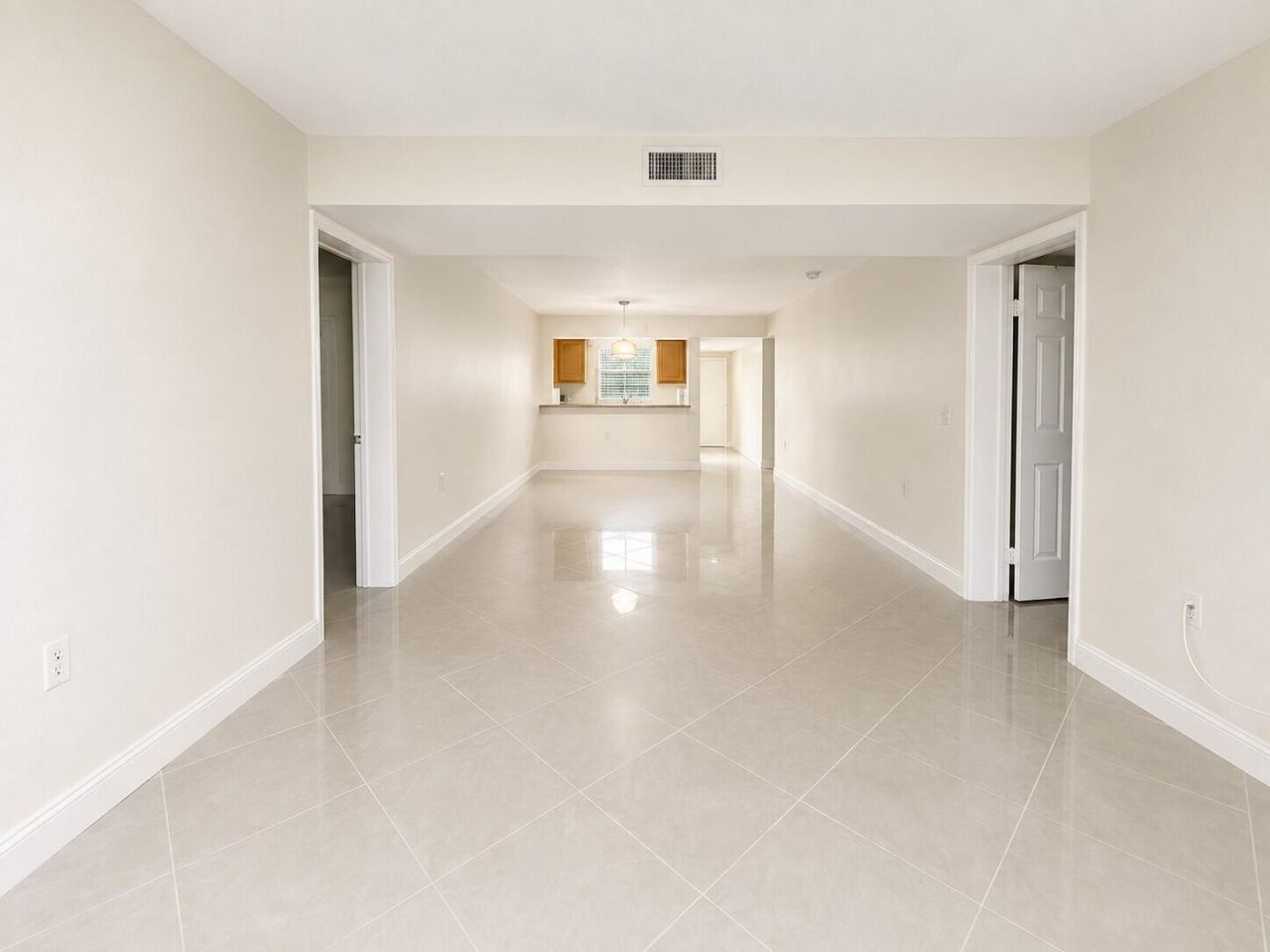 3516 Whitehall Drive, Unit 105, West Palm Beach, FL 33401 Photo