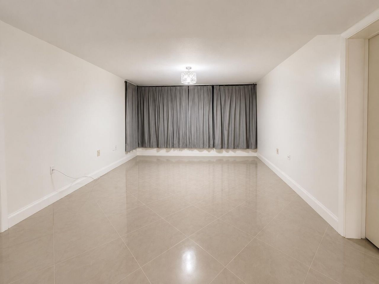 3516 Whitehall Drive, Unit 105, West Palm Beach, FL 33401 Photo