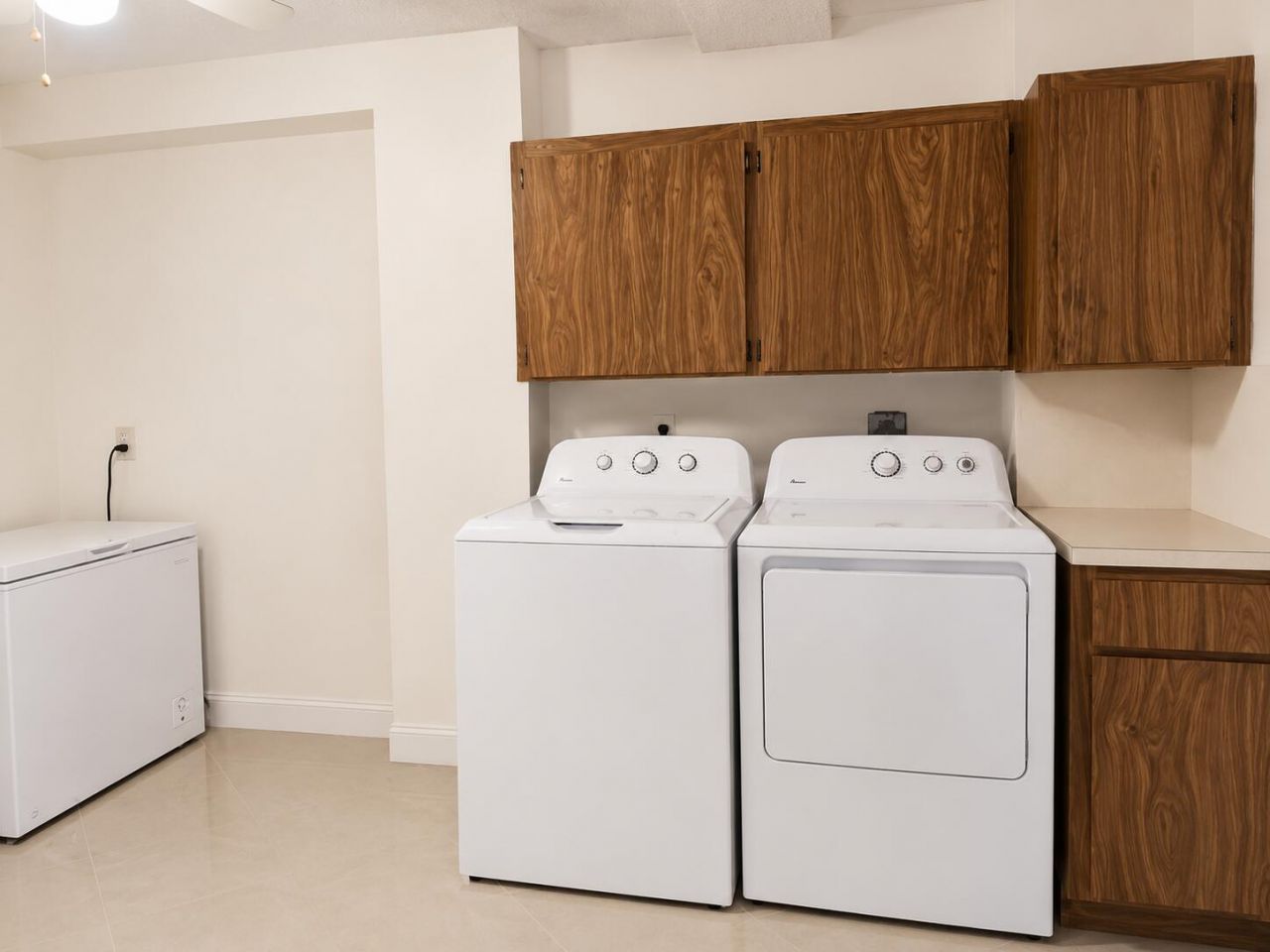 3516 Whitehall Drive, Unit 105, West Palm Beach, FL 33401 Photo