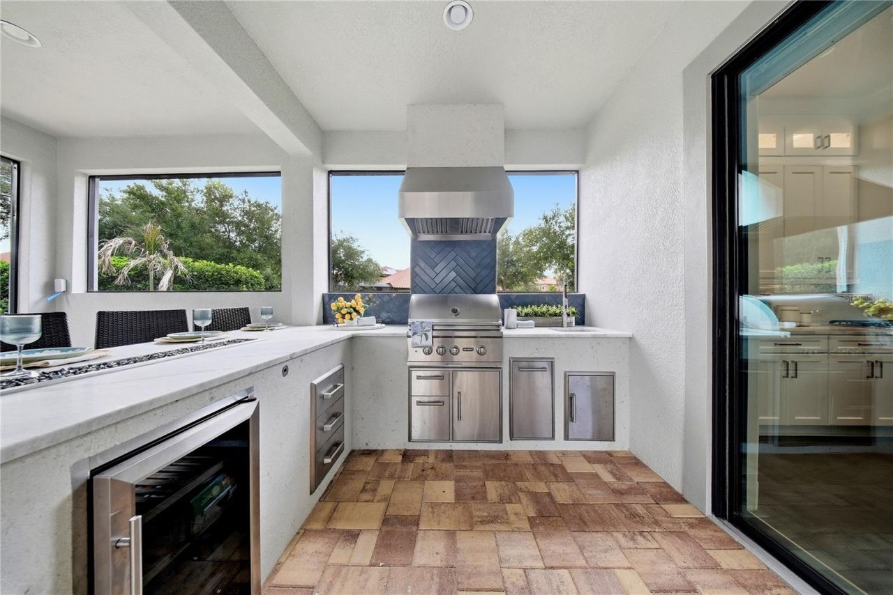 8413 Dunham Station Drive, Tampa, FL 33647 Photo