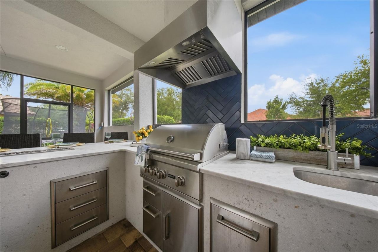 8413 Dunham Station Drive, Tampa, FL 33647 Photo