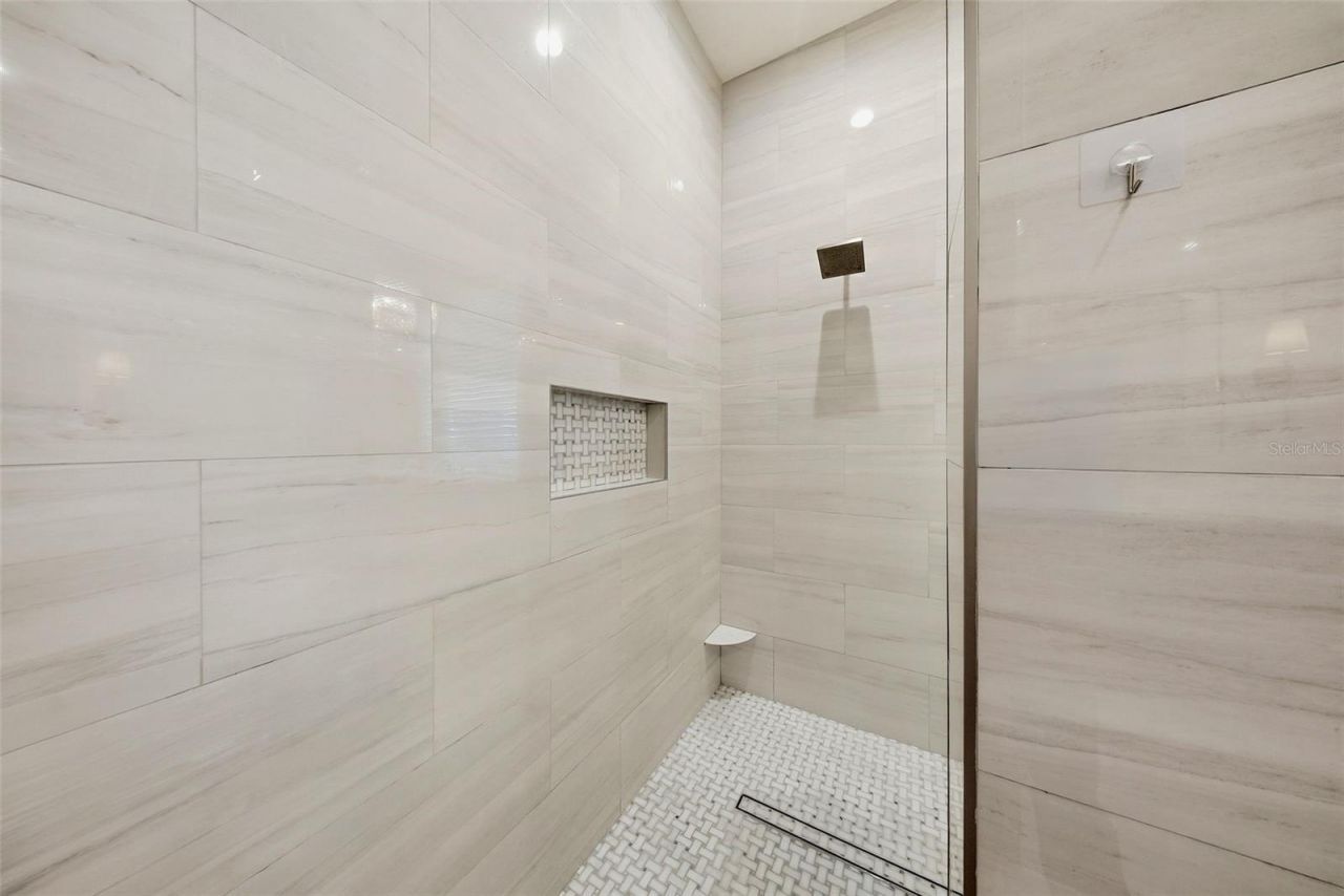 8413 Dunham Station Drive, Tampa, FL 33647 Photo