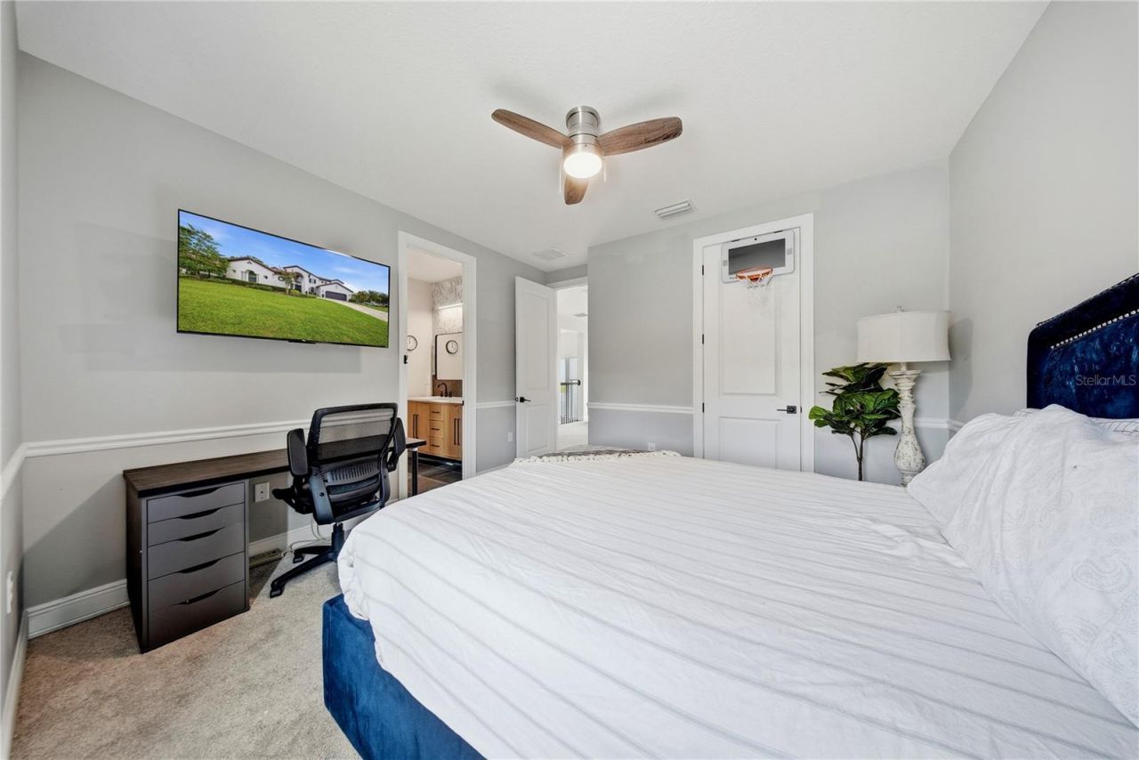 8413 Dunham Station Drive, Tampa, FL 33647 Photo