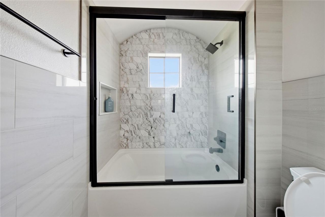 8413 Dunham Station Drive, Tampa, FL 33647 Photo