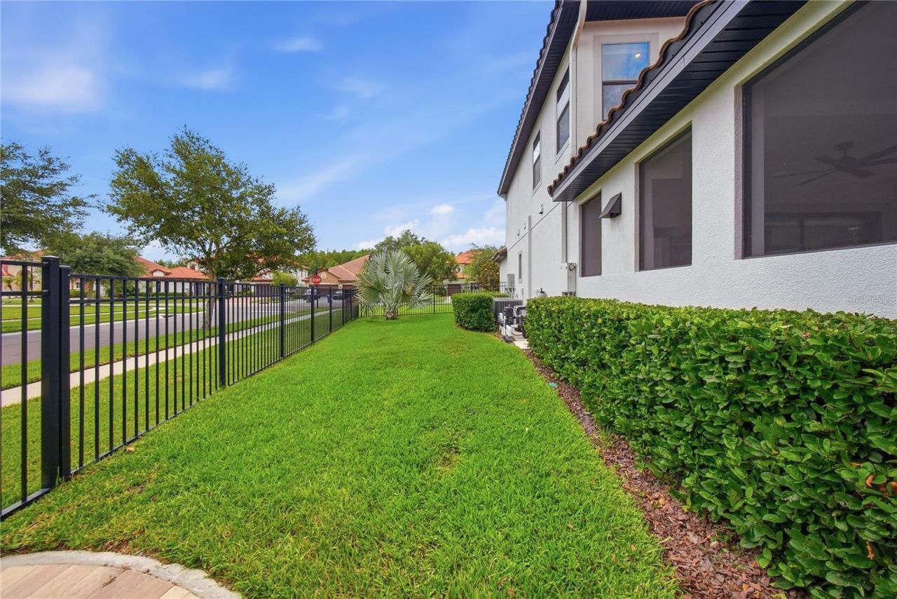 8413 Dunham Station Drive, Tampa, FL 33647 Photo